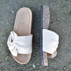 Sandal med liten rosett BEIGE - Bello Star