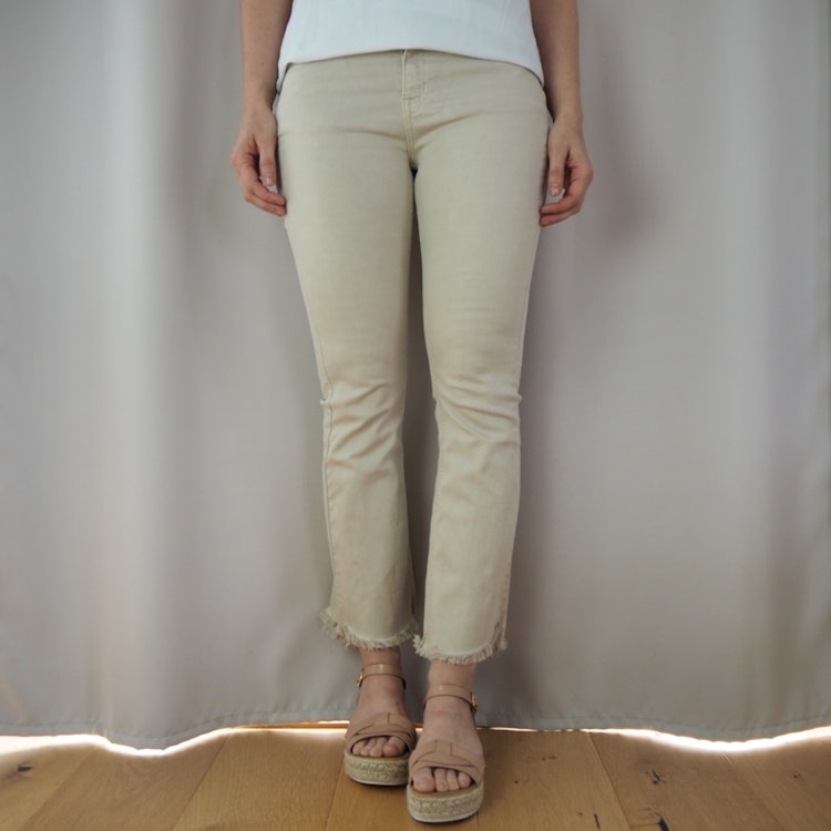 Stretchjeans Shortcut med fransar BEIGE - 3D Denim