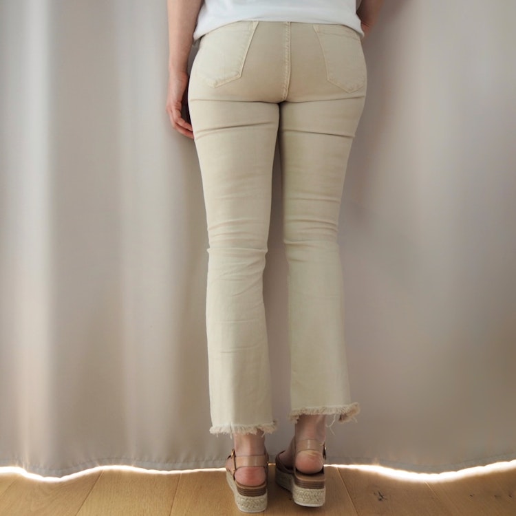 Stretchjeans Shortcut med fransar BEIGE - 3D Denim