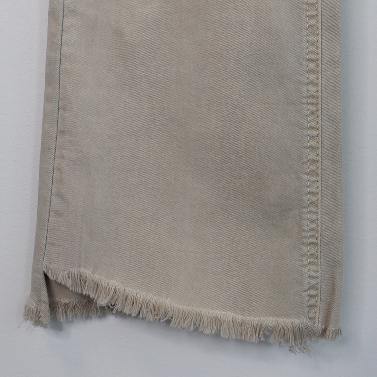 Stretchjeans Shortcut med fransar BEIGE - 3D Denim