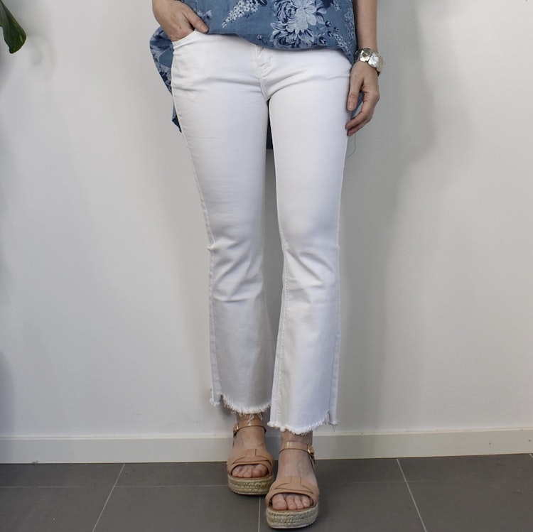 Stretchjeans Shortcut med fransar VIT - 3D Denim