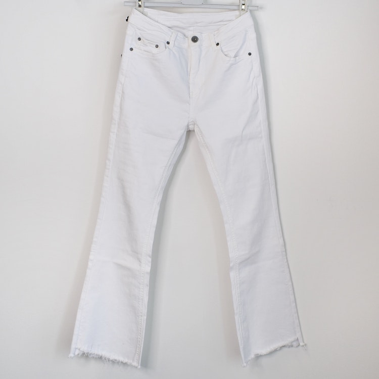 Stretchjeans Shortcut med fransar VIT - 3D Denim