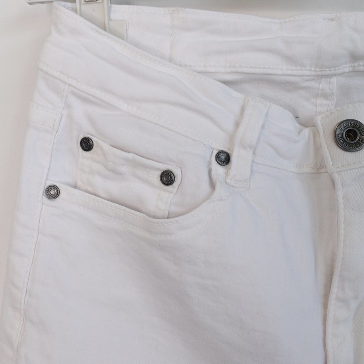 Stretchjeans Shortcut med fransar VIT - 3D Denim