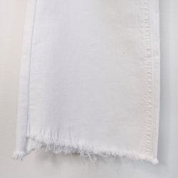 Stretchjeans Shortcut med fransar VIT - 3D Denim