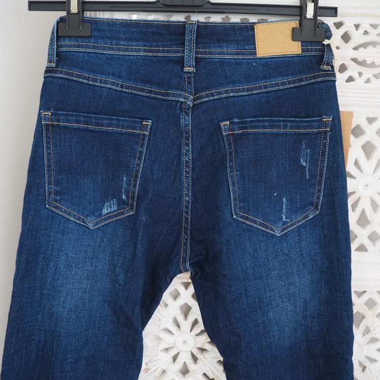 Stretchjeans med fransar MÖRK DENIM - Train of Trend