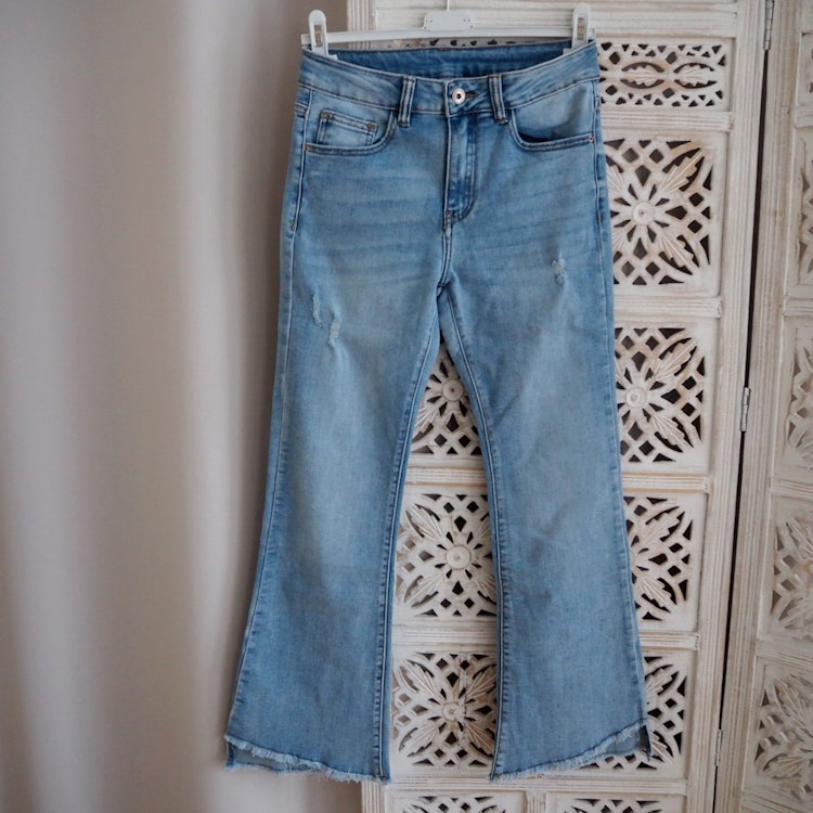 Jeans Shortcut med fransar SLITEN LJUS BLÅ - 3D Denim