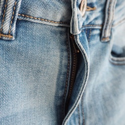 Jeans Shortcut med fransar SLITEN LJUS BLÅ - 3D Denim