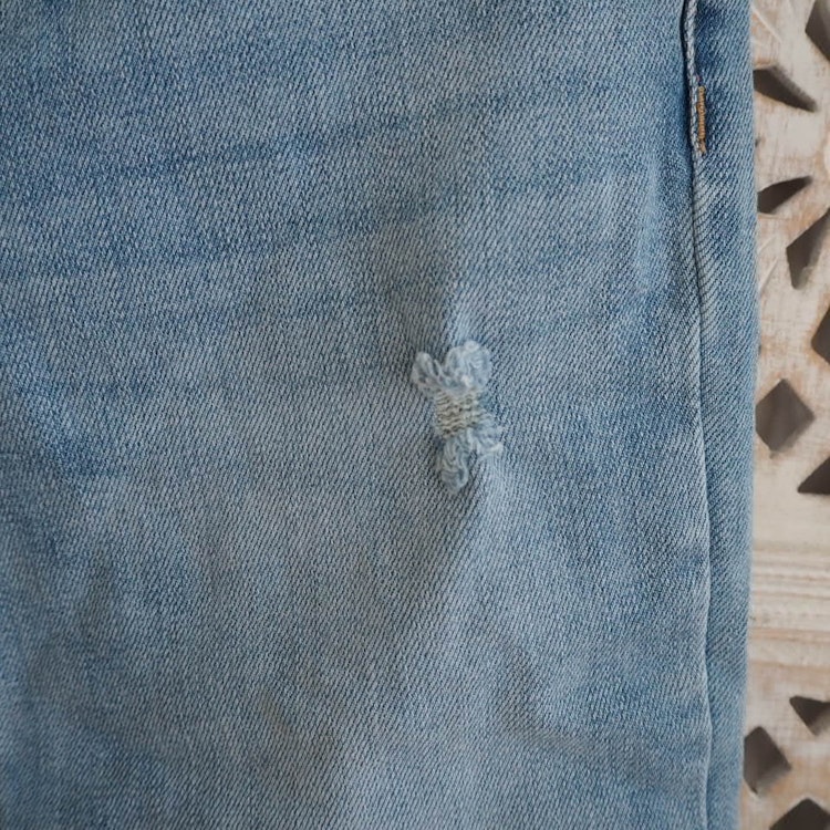 Jeans Shortcut med fransar SLITEN LJUS BLÅ - 3D Denim