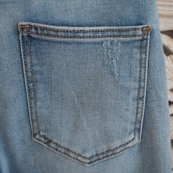 Jeans Shortcut med fransar SLITEN LJUS BLÅ - 3D Denim