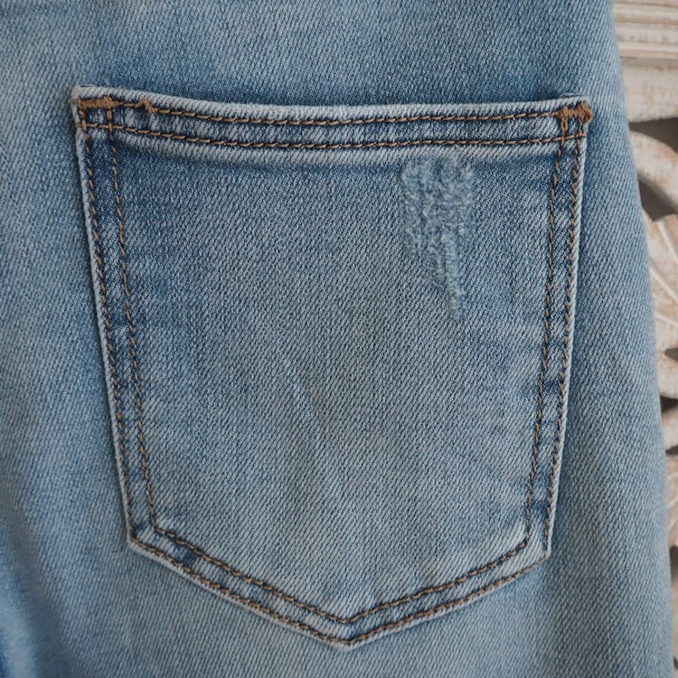 Jeans Shortcut med fransar SLITEN LJUS BLÅ - 3D Denim