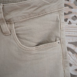 Stretchjeans med fransar BEIGE - 3D Denim
