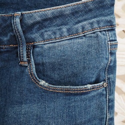 Jeans med fransar SLITEN MÖRK DENIM - 3D Denim