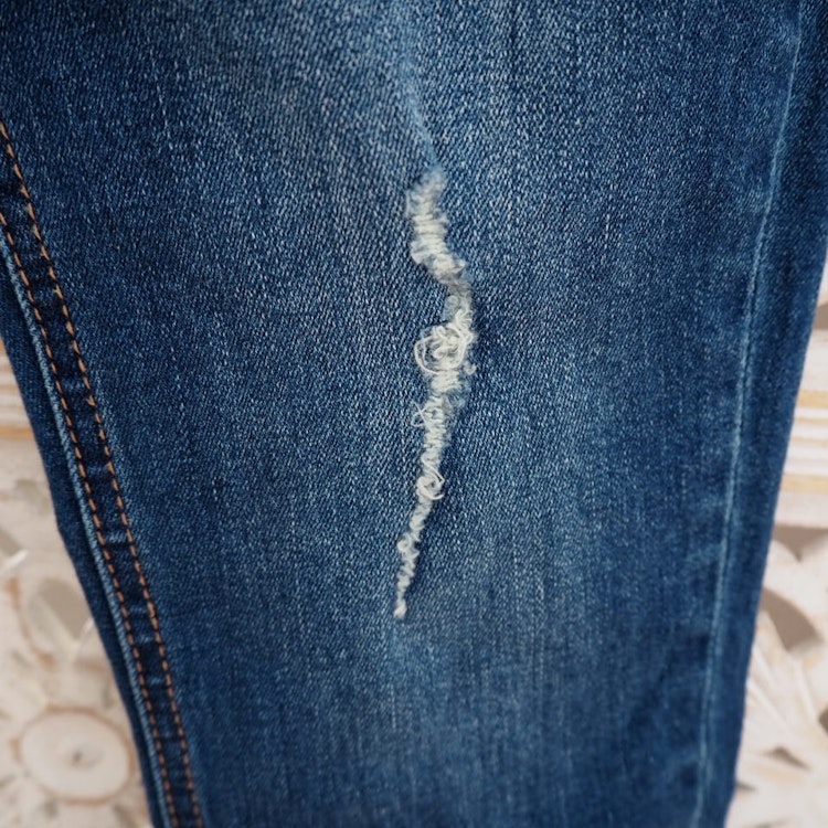 Jeans med fransar SLITEN MÖRK BLÅ - 3D Denim