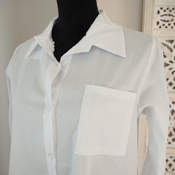 Bomulls-skjorta med plisserad volang VIT