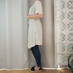 Kaftan med broderier BEIGE