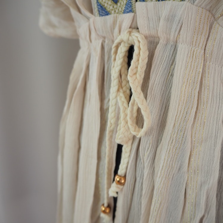 Kaftan med broderier BEIGE