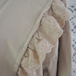 Collegetröja med volang BEIGE - d´NADA