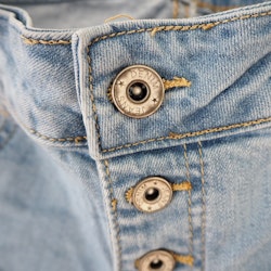 Jeans Capri SLITEN LJUS BLÅ - Newplay