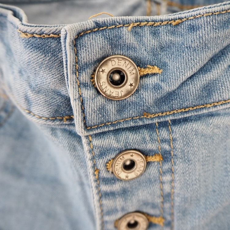 Jeans Capri SLITEN LJUS BLÅ - Newplay