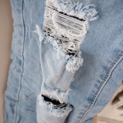 Jeans Capri SLITEN LJUS BLÅ - Newplay