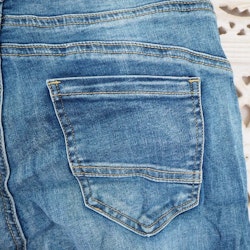 Jeans med knappar DENIM - Newplay