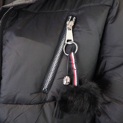 Vadderad jacka med hög krage SVART