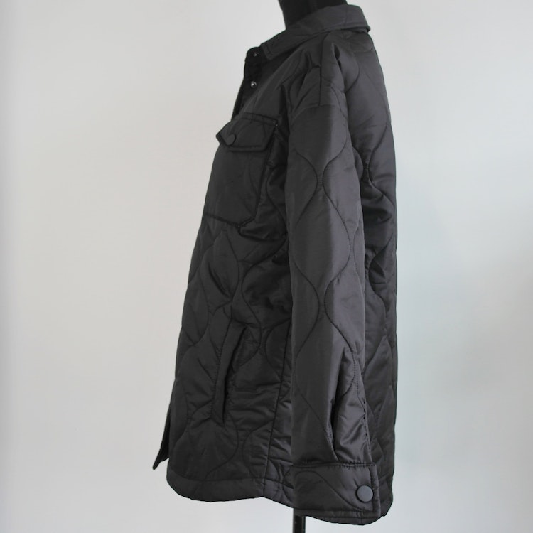 Quiltad jacka SVART