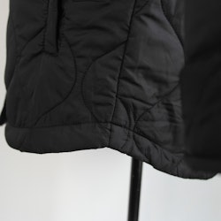 Quiltad jacka SVART