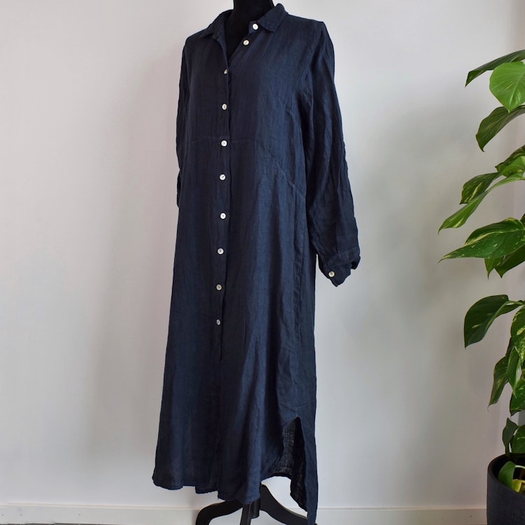 Lång skjortklänning i linne NAVY