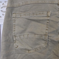 Jeans Skinny med knappar BEIGE - Newplay