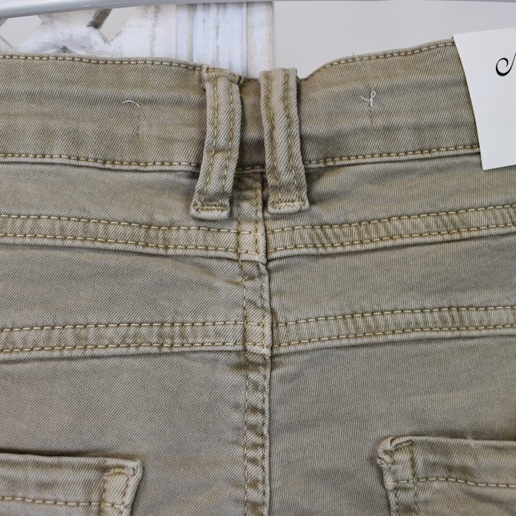 Jeans Skinny med knappar BEIGE - Newplay