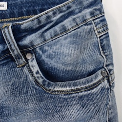 Jeans med knappar LJUS DENIM - Newplay