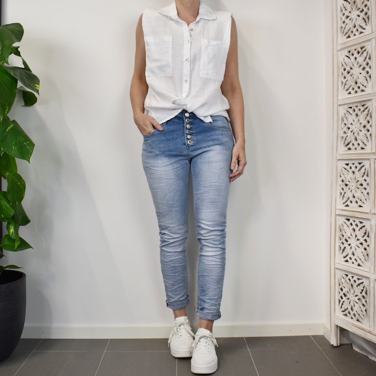 Jeans med dekorativa knappar LJUS DENIM - Place du Jour