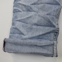 Jeans med dekorativa knappar LJUS DENIM - Place du Jour