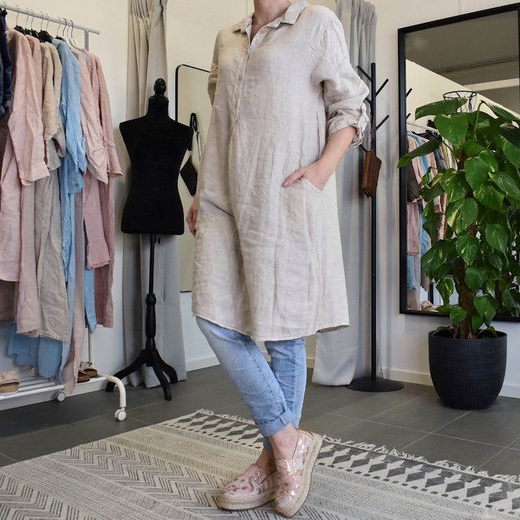 Kort skjortklänning i linne BEIGE