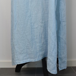 Lång linneklänning med fickor HIMMELBLÅ