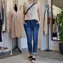 Linneblus Mira med axelvaddar BEIGE - Stajl Agenturer