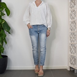 Blus med broderier VIT