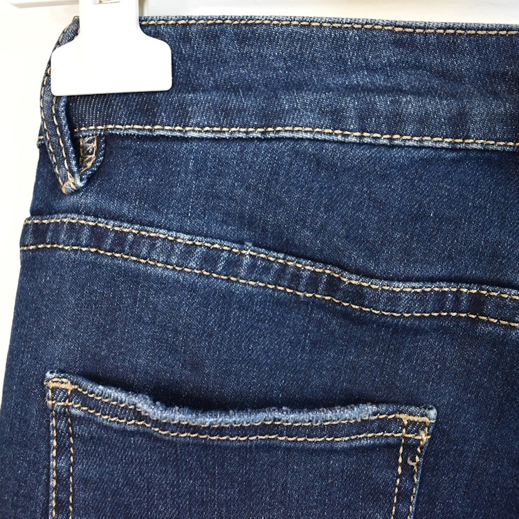 Jeans Shortcut med fransar SLITEN MÖRK BLÅ - 3D Denim