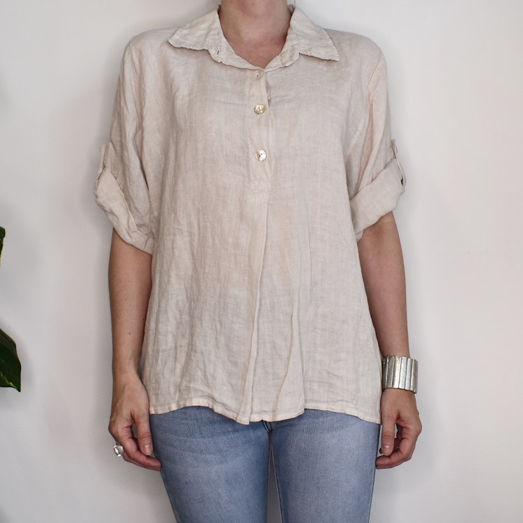 Linneskjorta med knappar BEIGE