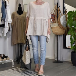 Linnetunika med volang BEIGE