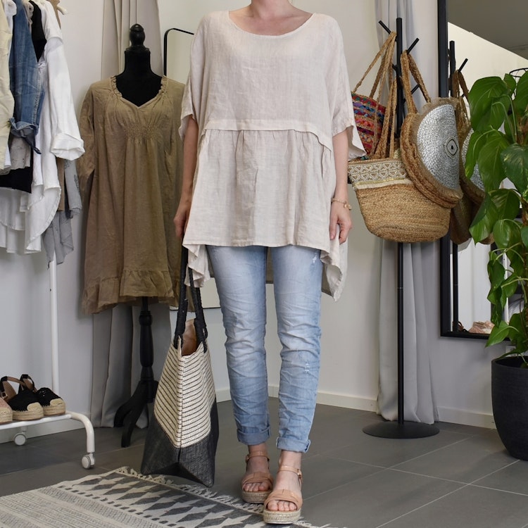Linnetunika med volang BEIGE