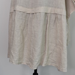Linnetunika med volang BEIGE