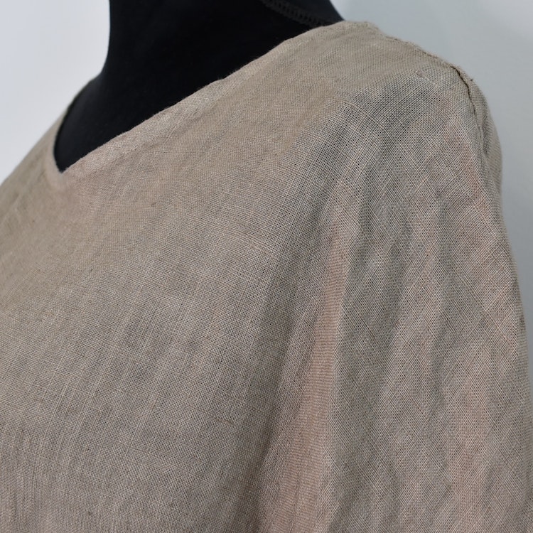 Linnetunika med volang TAUPE