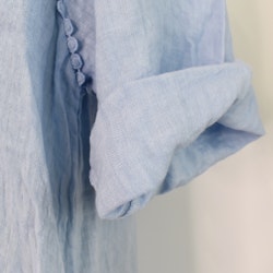 Linneklänning med spets SKY BLUE