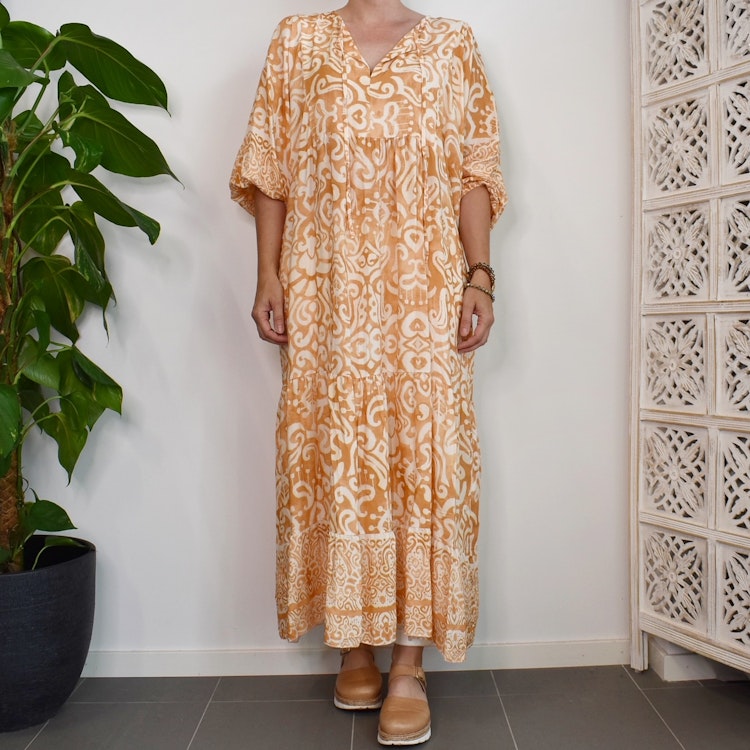 Klänning Mönstrad BEIGE