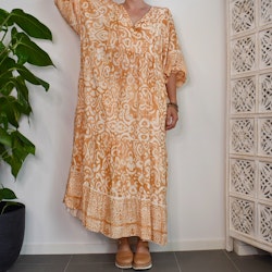 Klänning Mönstrad BEIGE