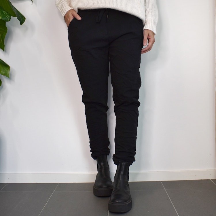 Stretchig Byxa Signe SVART - Mix By Heart