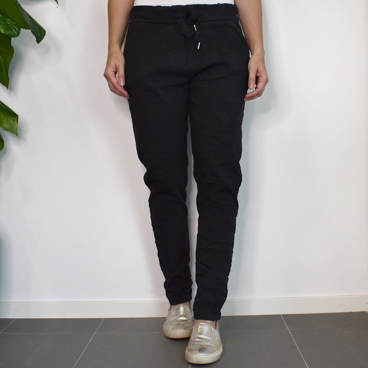 Stretchig Byxa Signe SVART - Mix By Heart