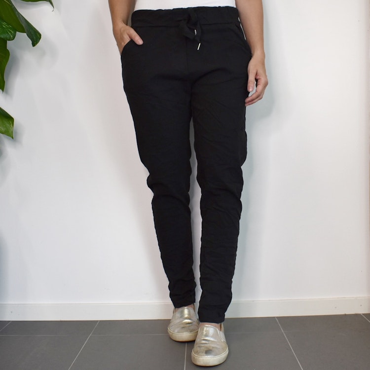 Stretchig Byxa Signe SVART - Mix By Heart